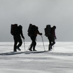 Cómo elegir una mochila de montaña