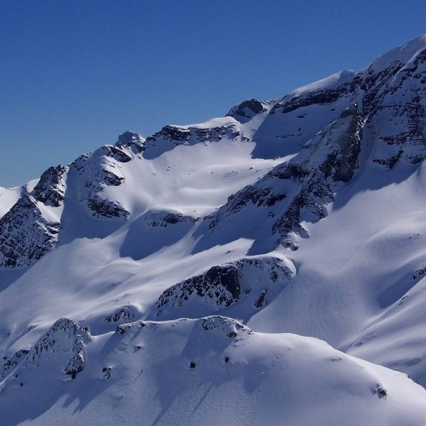 Alpinismo pico Culivillas. Corredor N-NW 250 m D. Max 80º