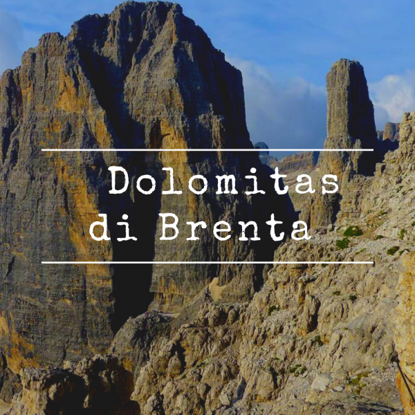 Escaladas en Dolomitas di Brenta a través del IV/ V+.
