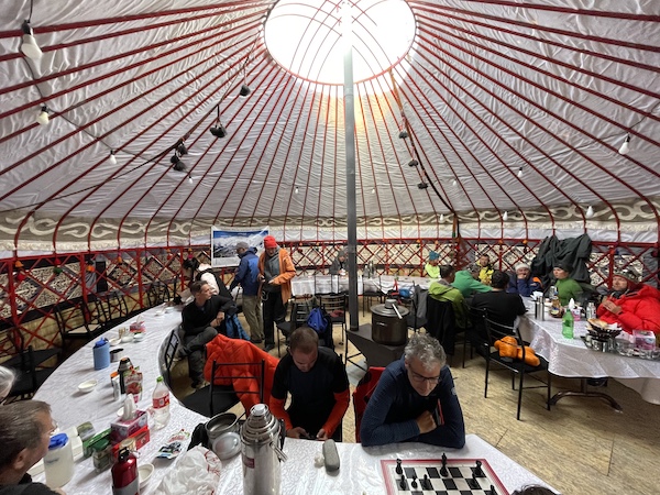 Array
(
    [id] => 3690
    [id_producto] => 544
    [imagen] => 544-3690-expedicion-al-pico-lenin-7-134m-clon-544_529.jpeg
    [orden] => 0
)
